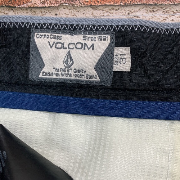 Mens Volcom flat front shorts. Size 31 - Picture 7 of 7